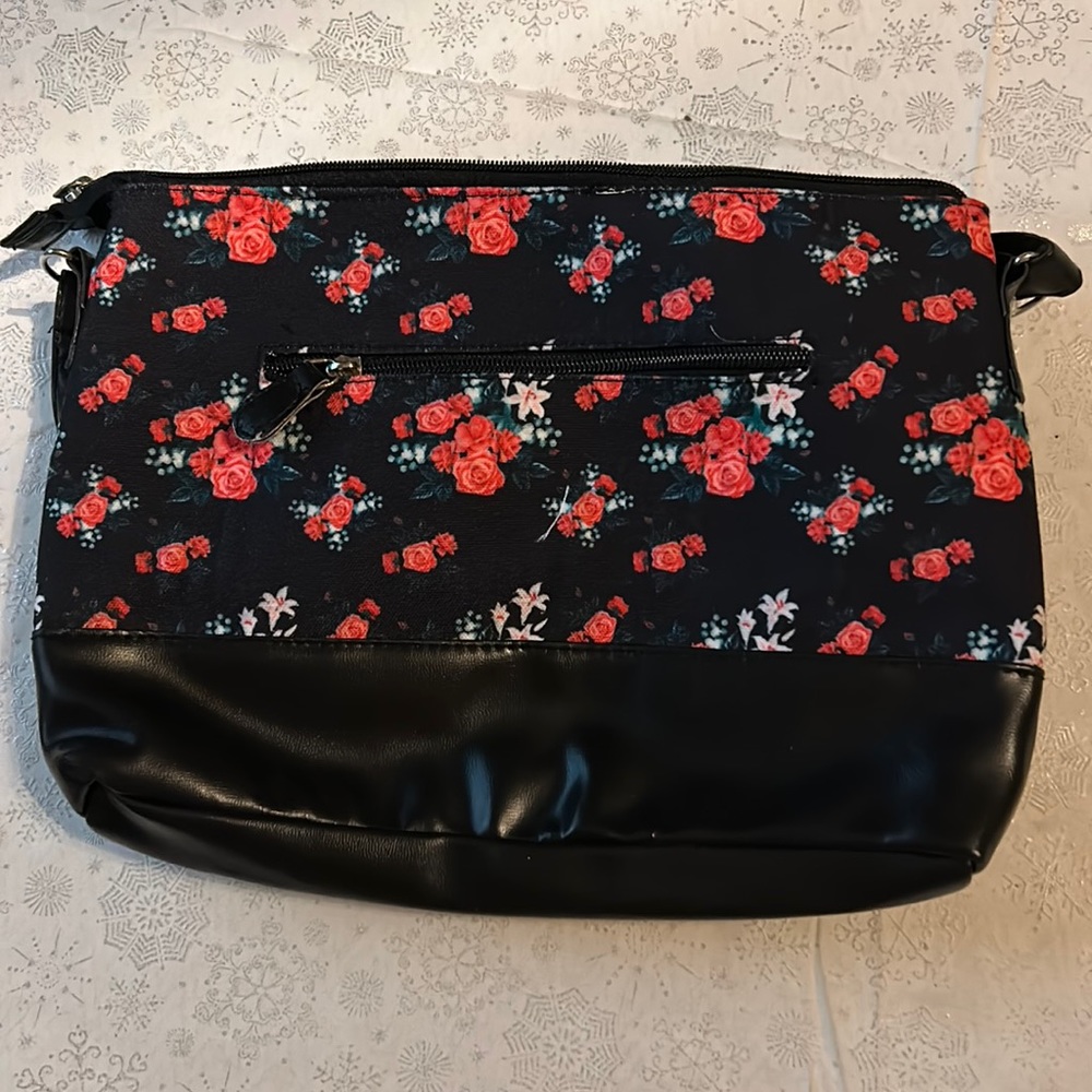 NWT Gold Coast bag